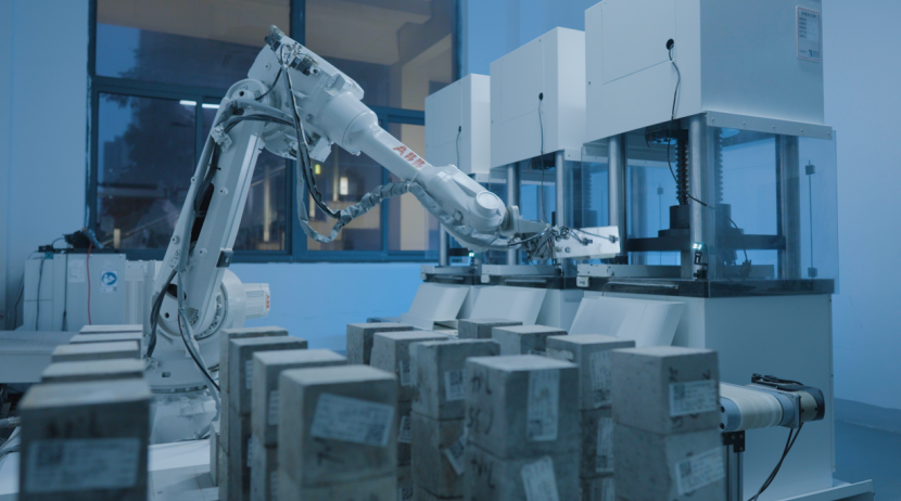 混凝土抗壓強(qiáng)度檢測(cè)機(jī)器人。